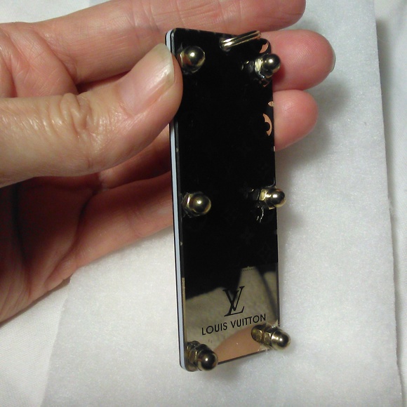COPY - LOUIS VUITTON KEY FOB / JUST REMOVED PLASTIC LIKE NEW UNUSED GOLD/ BLACK… - Picture 4 of 13